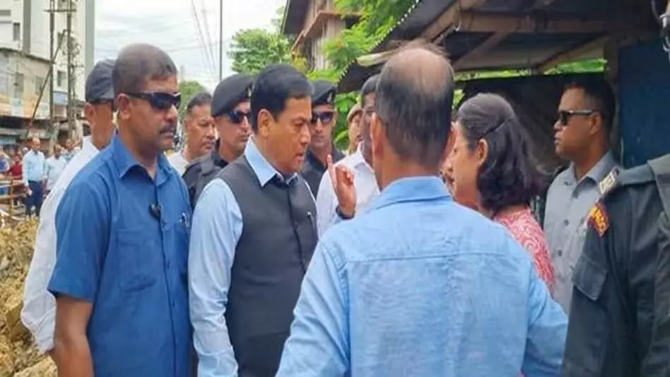 Assam : सर्बानंद सोनोवाल ने डिब्रूगढ़ जल निकासी व्यवस्था का निरीक्षण किया