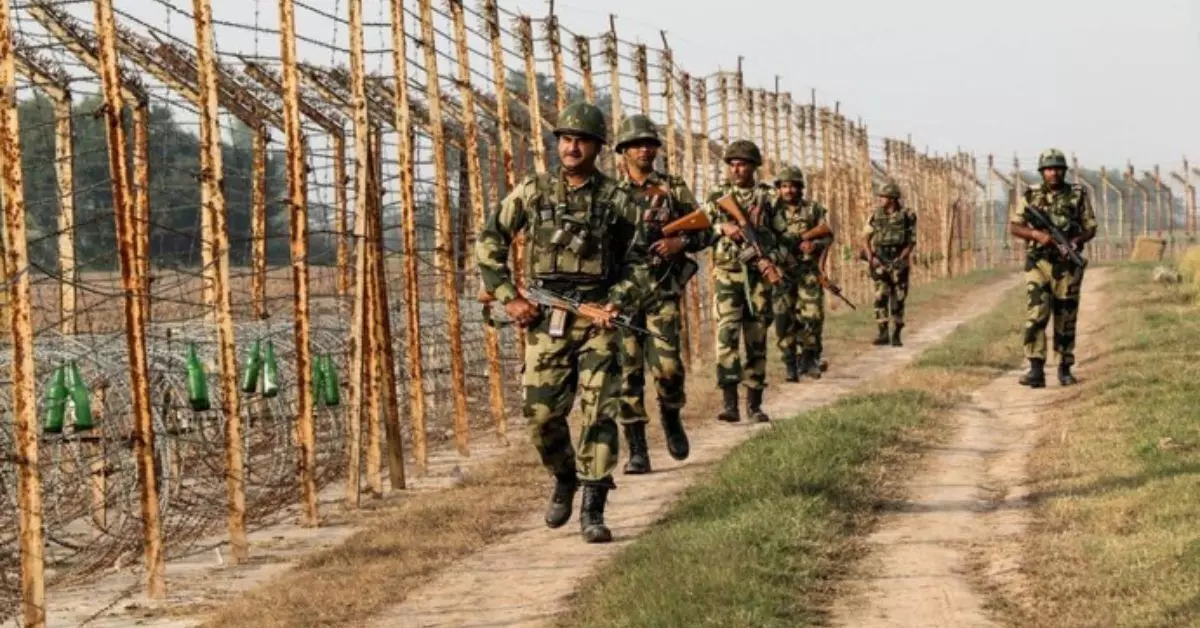 Bangladesh violence: बीएसएफ ने त्रिपुरा में भारत-बांग्लादेश सीमा पर चौकसी बढ़ाई