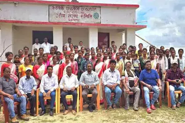 Chakradharpur : कुडुख भाषा तोलोंग सिकी लिपि की हुई परीक्षा, 63 परीक्षार्थी हुए शामिल