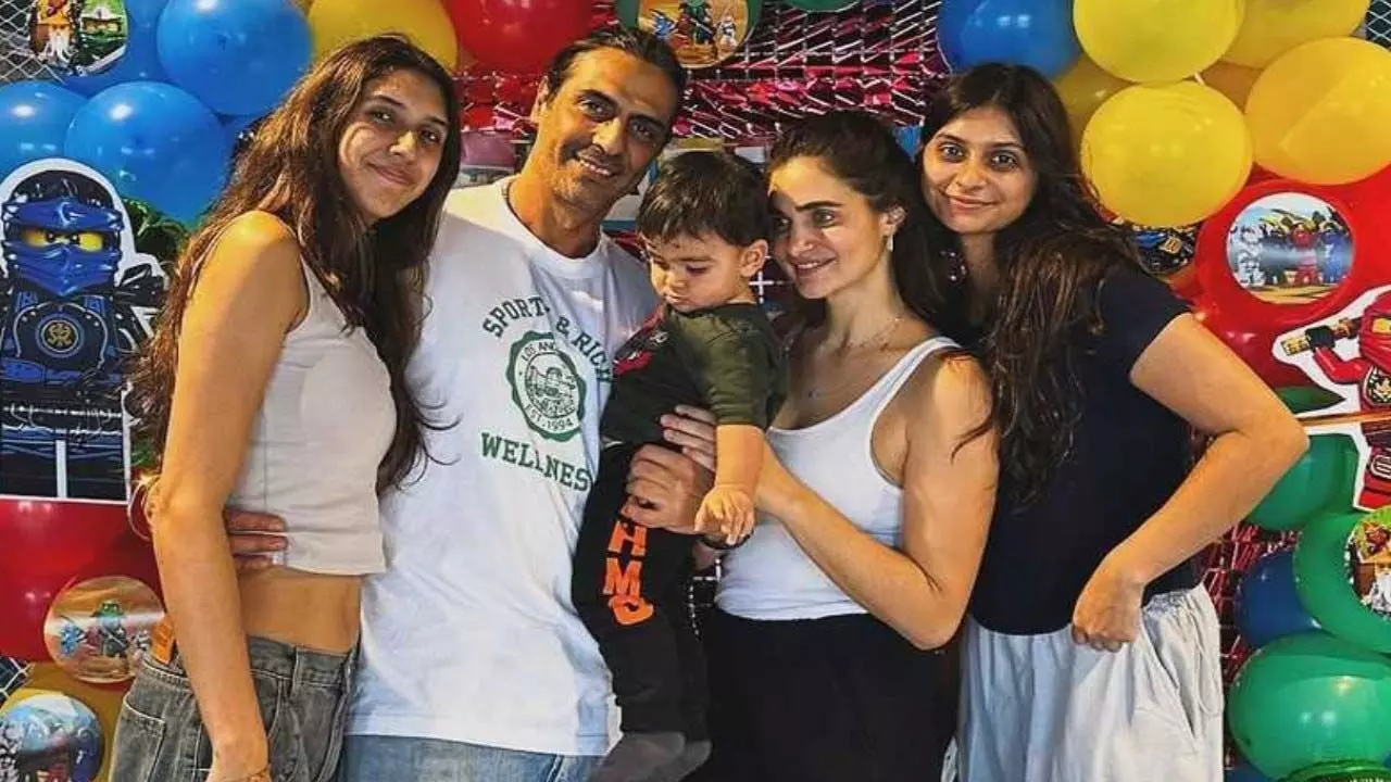 Arjun Rampal ने बेटियों के साथ जन्मदिन मनाया