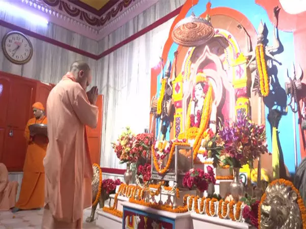 Guru Purnima पर सीएम योगी ने गुरु गोरखनाथ की विशेष पूजा की