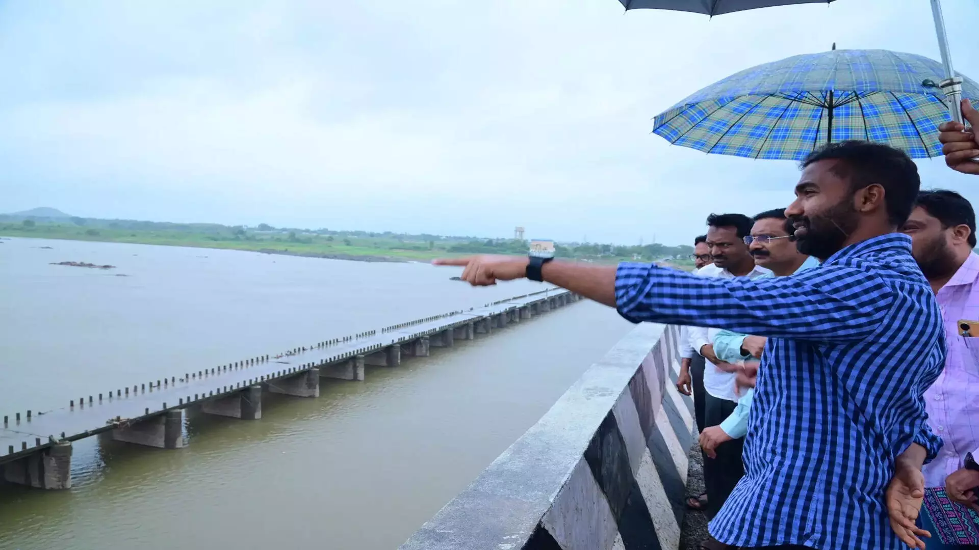 Telangana: राज्य में भारी बारिश, आईएमडी ने रेड, ऑरेंज अलर्ट जारी किया