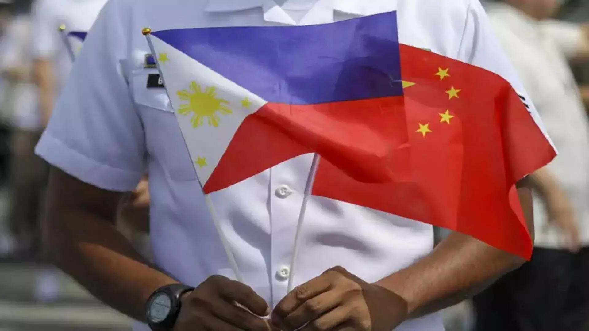 China और फिलीपींस ने तटवर्ती क्षेत्र में झड़प को रोकने के लिए समझौता किया
