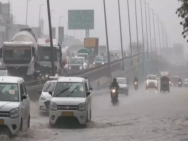 IMD ने Delhi NCR में हल्की से मध्यम बारिश की भविष्यवाणी की