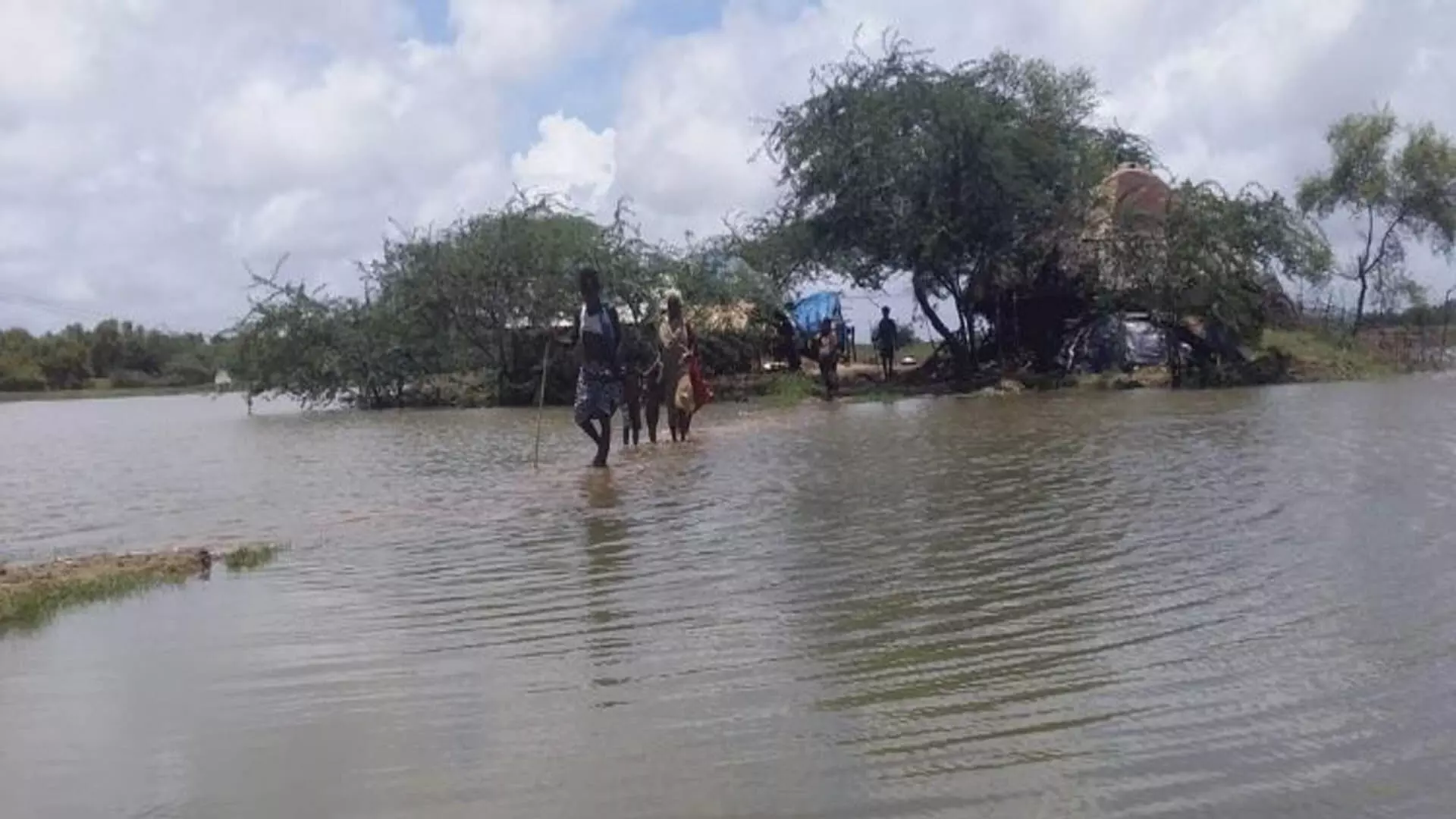 Odisha: केन्द्रपाड़ा गांव में समुद्री जल के प्रवेश से जनजीवन अस्त-व्यस्त