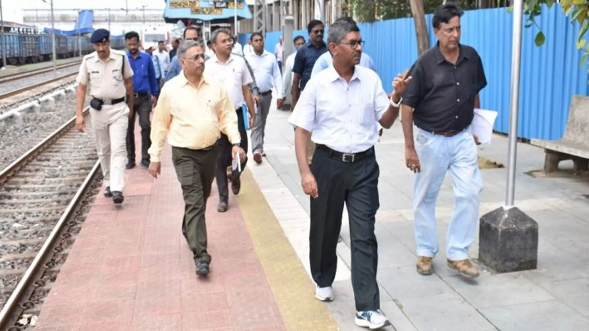 odisha: पूर्व तटीय रेलवे महाप्रबंधक ने खुर्दा रोड-बोलांगीर रेलवे लाइन की प्रगति का निरीक्षण किया