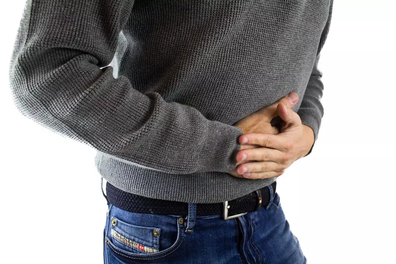 Stomach Infection का शिकार भी हो सकते मानसून में ख्याल नहीं रखने से
