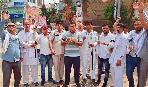 Haryana : कांग्रेस ने सोनीपत में विधायक सुरेंद्र पंवार की गिरफ्तारी का विरोध किया