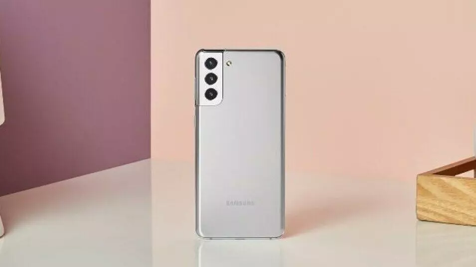 Samsung Flipkart सेल में आधी कीमत में  AI फीचर्स में  5G स्मार्टफोन