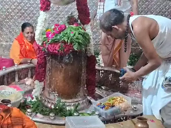 Uma Bharti ने उज्जैन के महाकालेश्वर मंदिर में पूजा-अर्चना की