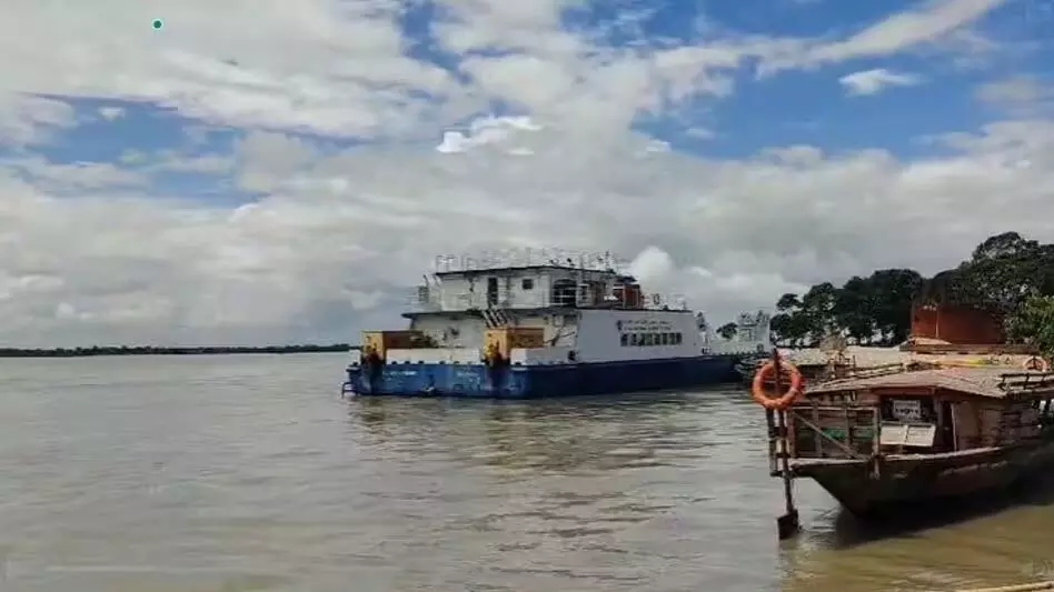 Assam : धुबरी में रो-पैक्स जहाज 7 मालवाहक नौकाओं से टकराया