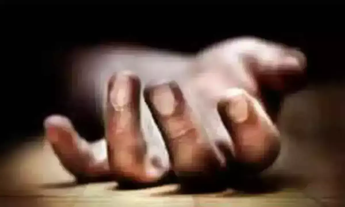 Telangana: पत्नी और बेटी की हत्या के बाद व्यक्ति ने की आत्महत्या