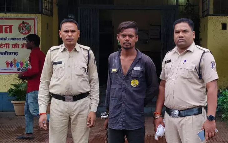 Raipur: दुकान के गल्ले से 2 लाख चुराने वाला कर्मचारी गिरफ्तार