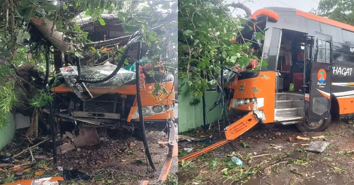 Konark में पर्यटक बस दुर्घटनाग्रस्त, 42 यात्रियों में से 3 की हालत गंभीर