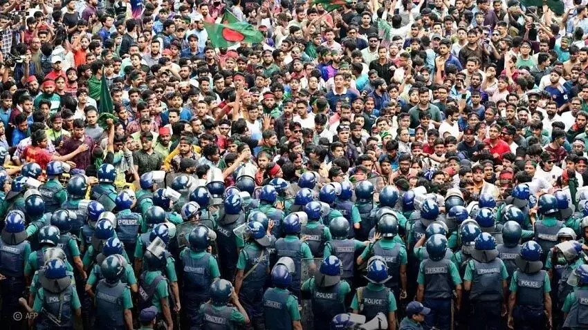 Assam के करीब 120 छात्र बांग्लादेश से लौटे