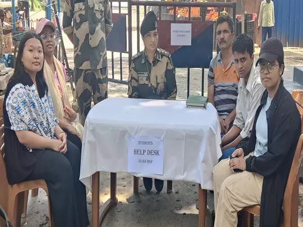 Bangladesh से भारतीय छात्रों की वापसी के लिए बीएसएफ ने खोले विशेष काउंटर