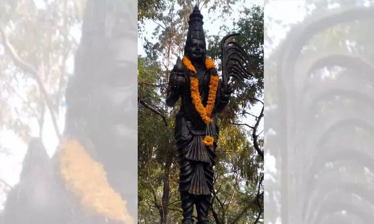 Andhra के प्रतीकों की मूर्तियों की मांग से तेलंगाना पहचान पर बहस छिड़ गई