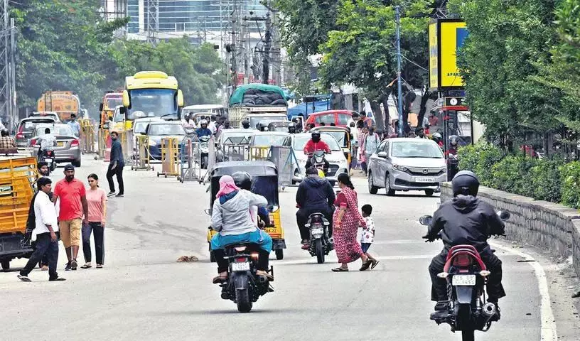 Hyderabad:यातायात की समस्या पर ध्यान देने की जरूरत