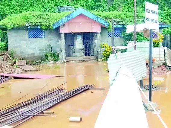 Ponda KTC शौचालय में बारिश का पानी भर गया