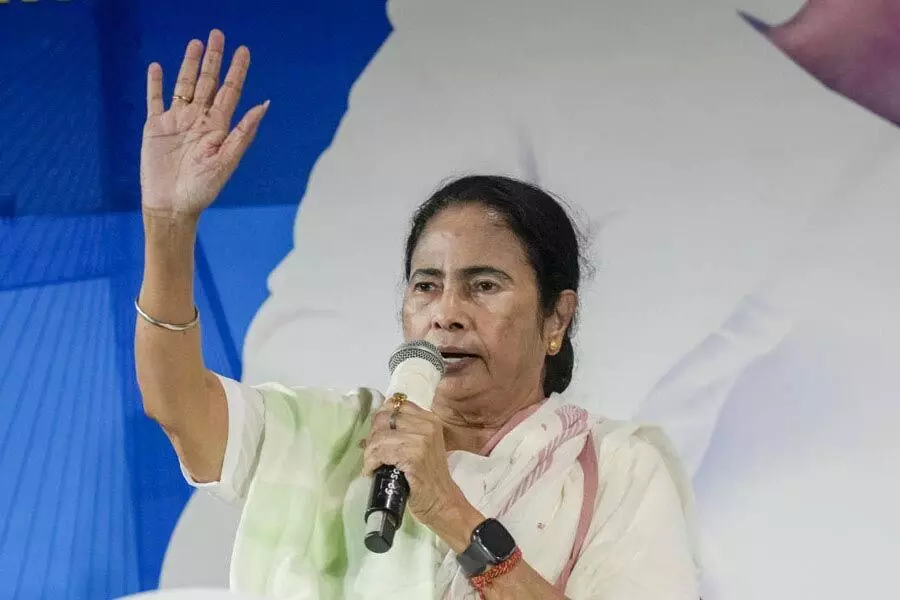 BJP ने बांग्लादेश से भाग रहे लोगों को शरण देने के लिए ममता की आलोचना की