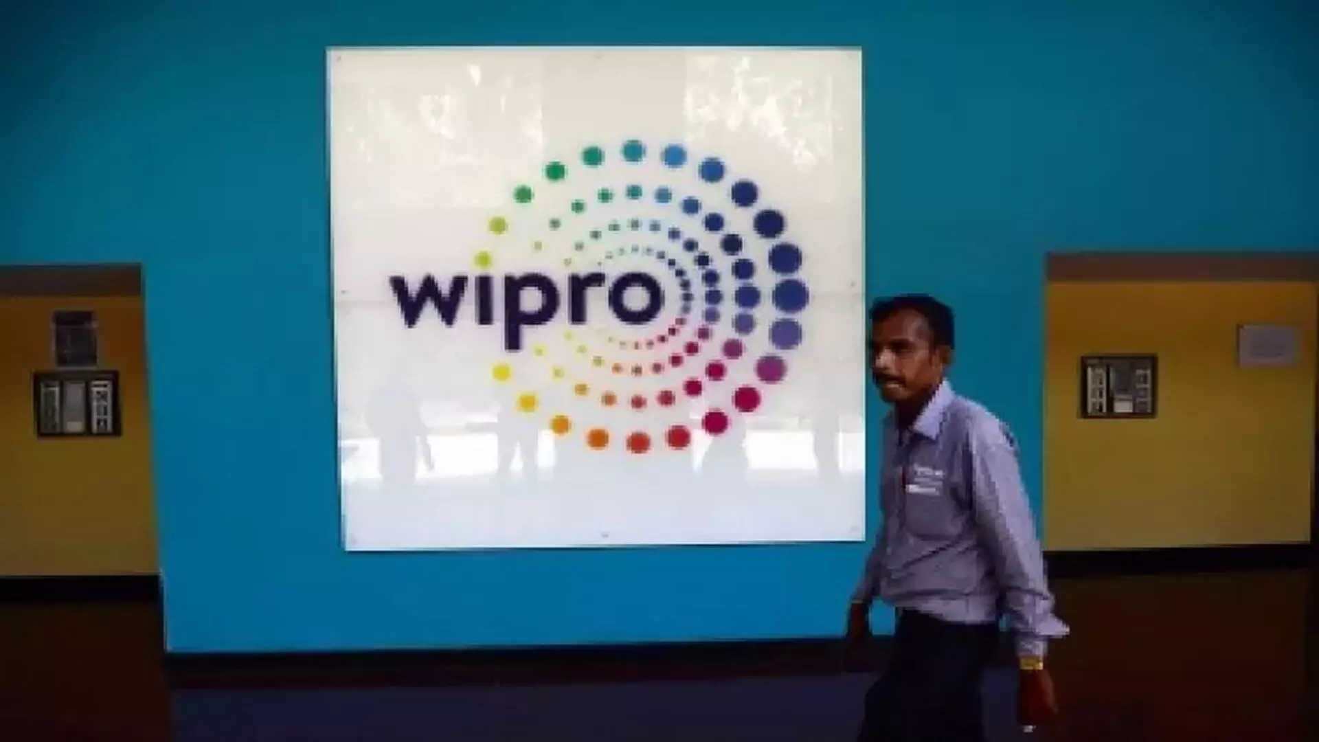 आय घोषणा के बाद Wipro के शेयरों में लगभग 9% की गिरावट