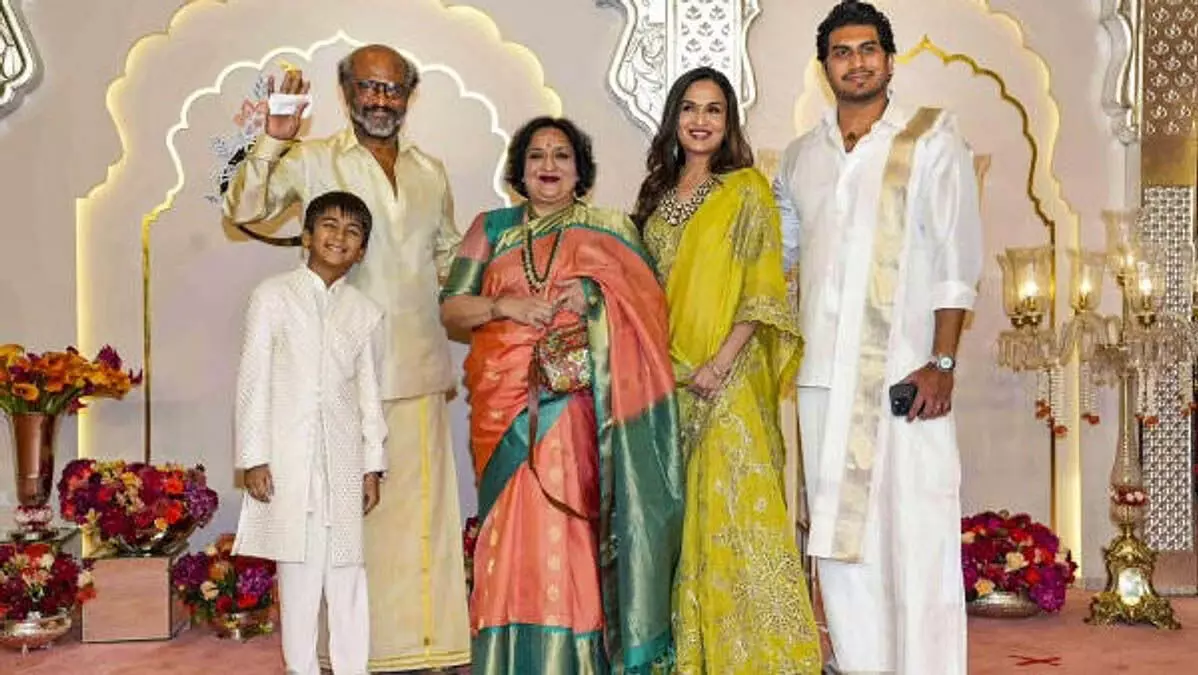 Billionaire की शादी में दिखे रजनीकांत