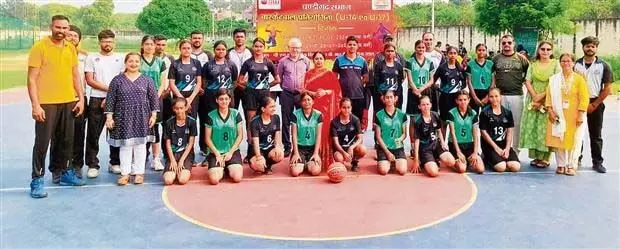 Chandigarh: केंद्रीय विद्यालय पठानकोट ने हैंडबॉल प्रतियोगिता जीती