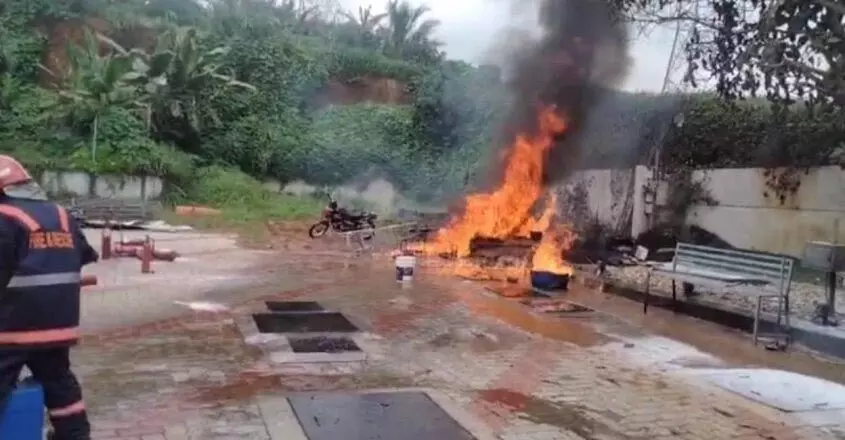 KERALA : त्रिशूर में पेट्रोल पंप में आग लग गई