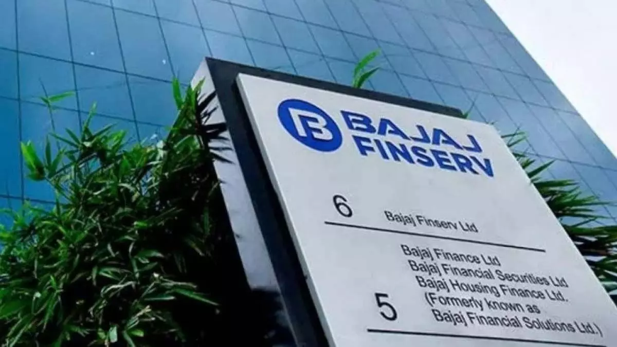 Bajaj Finance का शुद्ध लाभ 14% बढ़कर 3,912 करोड़ रुपये हुआ