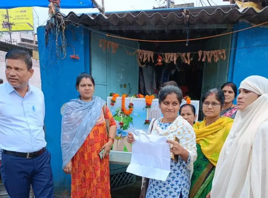 Raipur Breaking: शास्त्री बाजार के दुकानों में निगम की दबिश