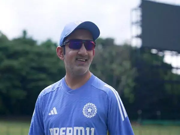 भारतीय टीम के अभ्यास सत्र के दौरान Gautam Gambhir मुस्कुराते हुए नजर आए