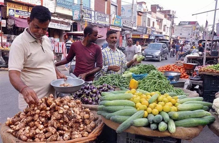 Amritsar में सब्जियों के दाम आसमान छू रहे