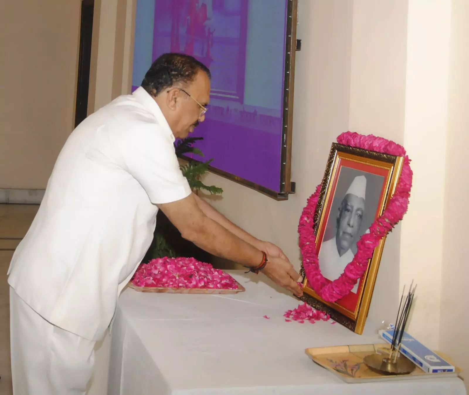 Jaipur : पूर्व अध्यक्ष स्वर्गीय मदेरणा की जयंती,विधानसभा में हुई पुष्पांजलि