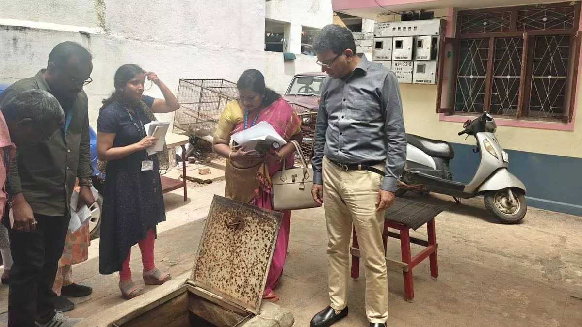 Bengaluru: अधिकारियों को बेंगलुरु में डेंगू पर नियंत्रण के निर्देश दिए