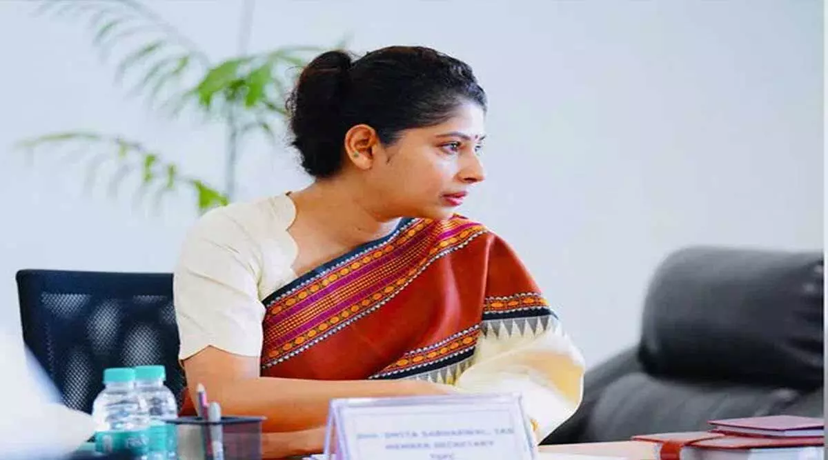 ABVP: स्मिता सभरवाल के खिलाफ नीतिगत कार्रवाई