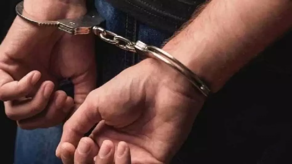 Robbery: मोबाइल लूटने के आरोप में 4 नसेड़ी युवक गिरफ्तार