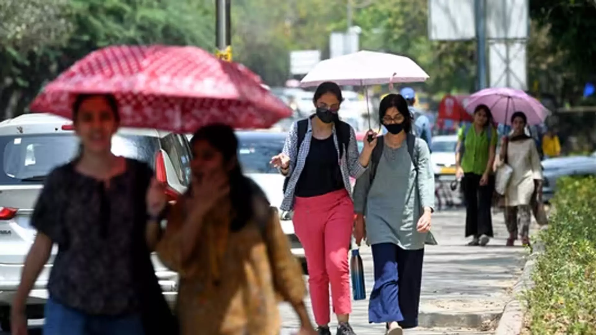 dehli: दिल्ली में मौसम 28.05 °C पर गर्म शुरुआत