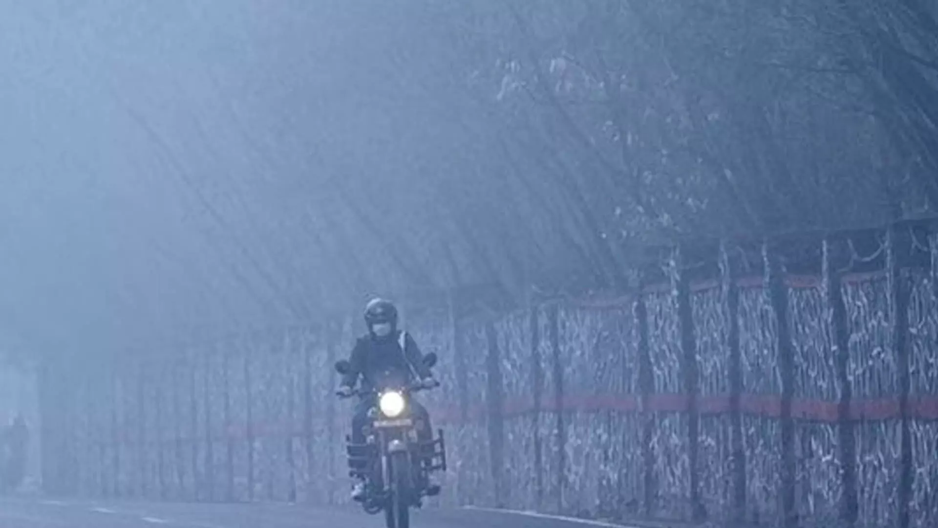 DEHLI: दिल्ली, नोएडा के कुछ हिस्सों में बारिश