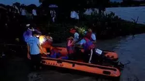 Madhya Pradesh:  छतरपुर में अचानक नदी में आया उफान, टापू पर फंस गए 58 लोग