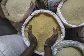 Moradabad: अब गेहूं -चावल से पेट भरेंगे गरीब, बाजरा के वितरण पर रोक