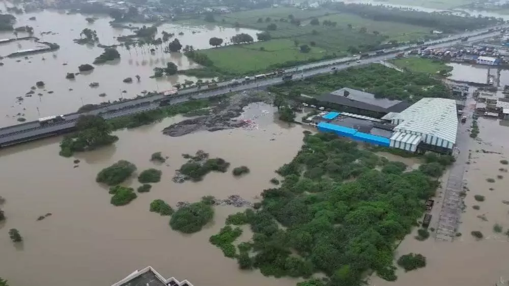 Gujarat : सूरत में मेघराजा की तूफानी बल्लेबाजी, पलसाणा में 10 इंच बारिश