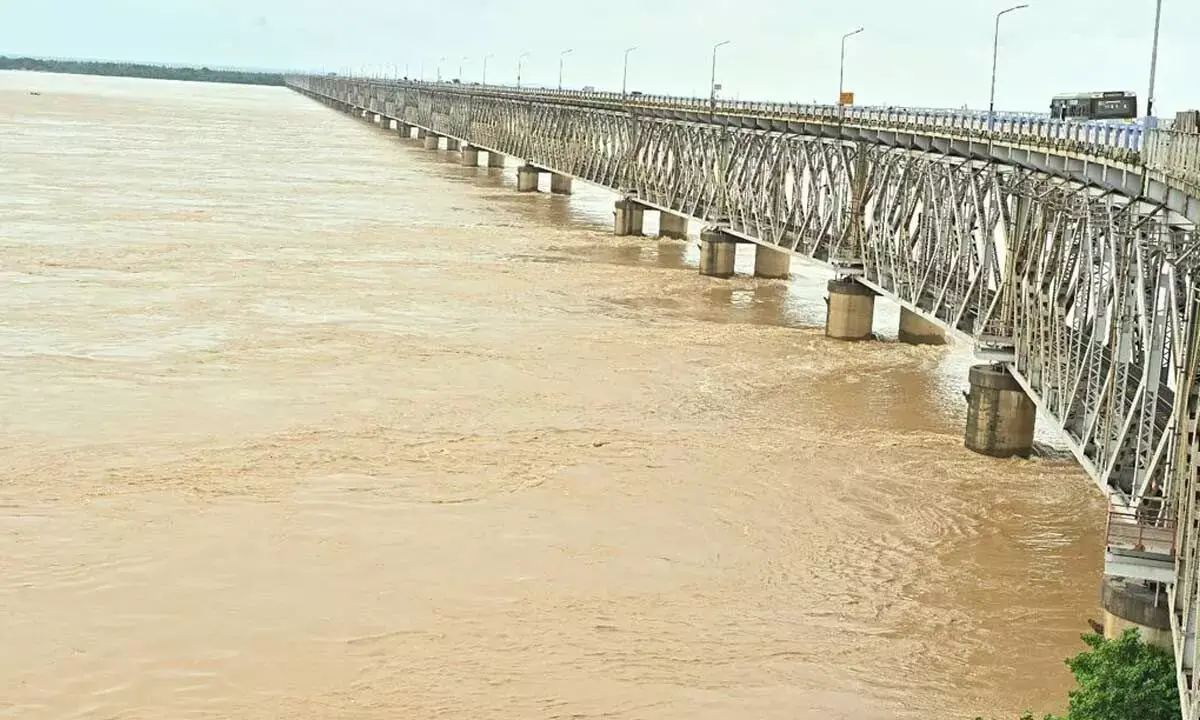 Godavari नदी में बाढ़ कम होने की संभावना