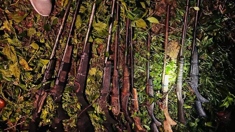 Assam: कोकराझार में संयुक्त अभियान में सुरक्षा बलों ने भारी मात्रा में हथियार बरामद किए