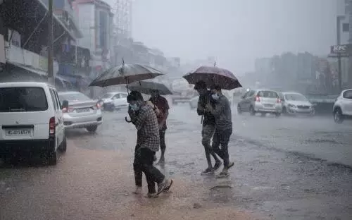 Kerala में भारी बारिश जारी रहेगी; 3 जिलों में येलो अलर्ट जारी