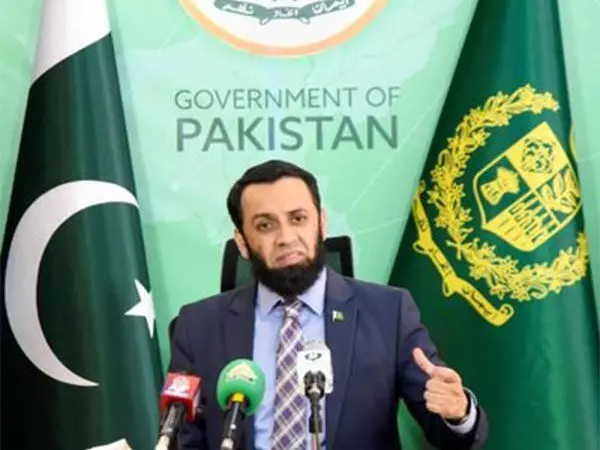 Pakistan के सूचना मंत्री ने कहा, शहबाज शरीफ सरकार इमरान की पार्टी पर प्रतिबंध लगाने पर अडिग है