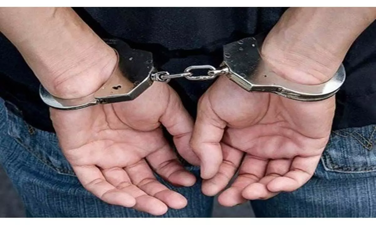 Gurugram: विवाहेतर संबंध के संदेह में व्यक्ति की हत्या के आरोप में 2 लोग गिरफ्तार