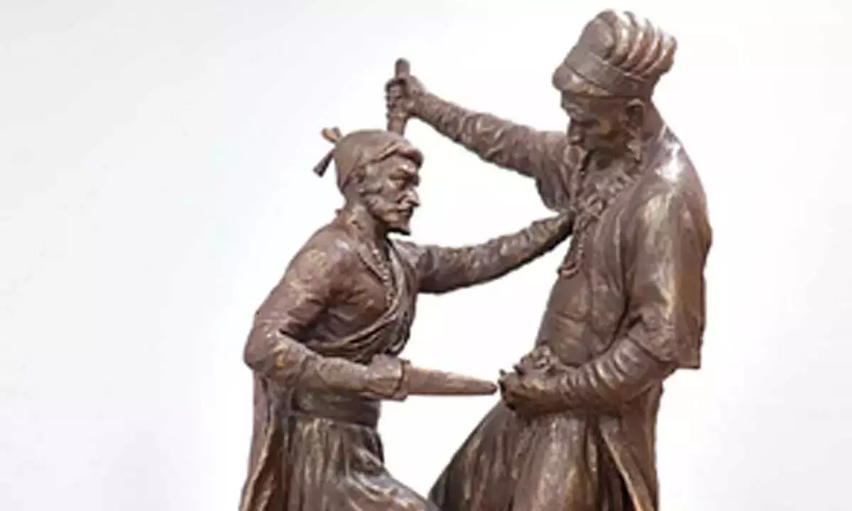 Mumbai: प्रतापगढ़ किले में अफजल खान को मारते हुए छत्रपति शिवाजी की प्रतिमा स्थापित की जाएगी