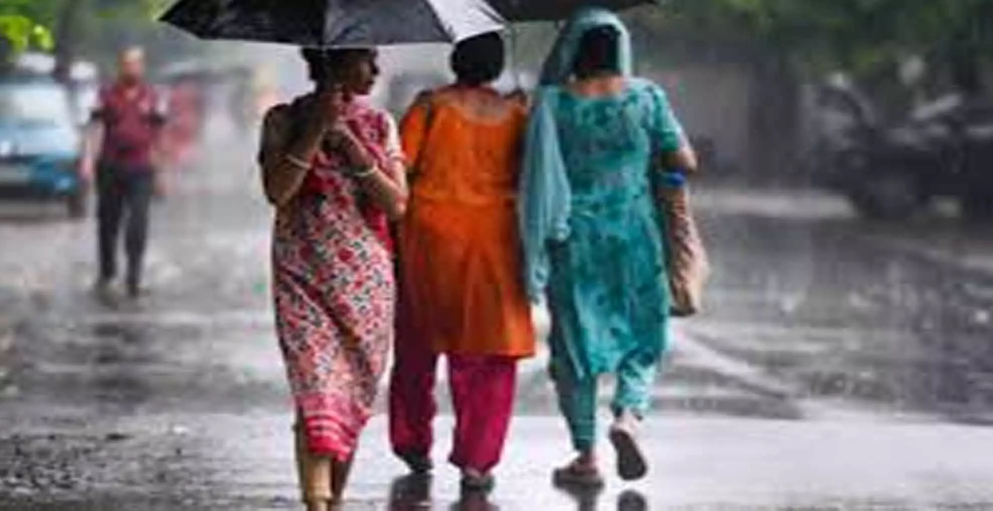 IMD येलो अलर्ट जारी; दिल्ली-NCR में आज भी जमकर होगी बरसात