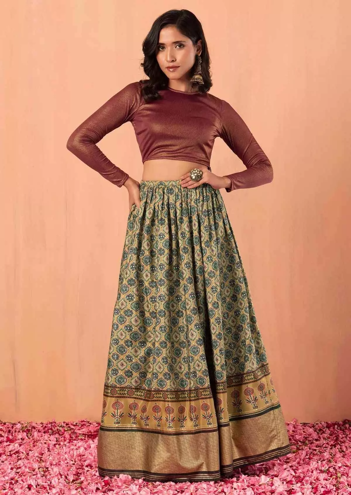 Ethnic Skirt Designs: दिखना है खूबसूरत तो इन एथनिक स्कर्ट करें वियर