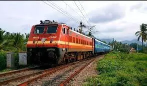 Railways प्राथमिक यात्री सुरक्षा पर है जिसे बजट आवंटन द्वारा उजागर किया